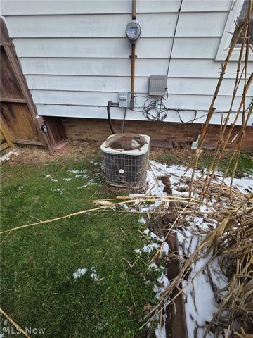 1566 E 195th Street, Euclid, OH 44117