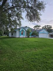 7705 Banyan St, Fort Pierce, FL 34951