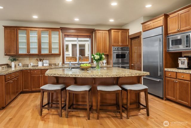 809 235th Avenue NE, Sammamish, WA 98074