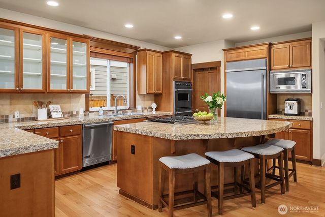 809 235th Avenue NE, Sammamish, WA 98074