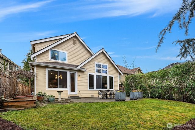 809 235th Avenue NE, Sammamish, WA 98074