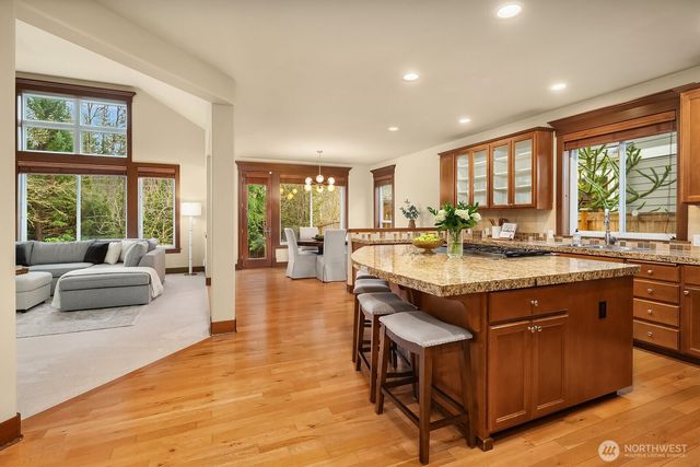 809 235th Avenue NE, Sammamish, WA 98074