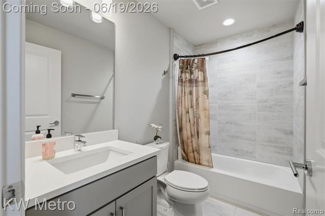 4373 Virgilia Drive, Troy, MI 48098