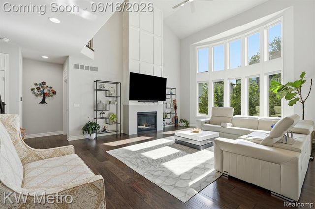 4373 Virgilia Drive, Troy, MI 48098