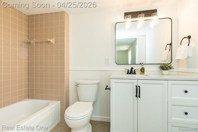3210 Lake George Road, Oakland Charter Township, MI 48363
