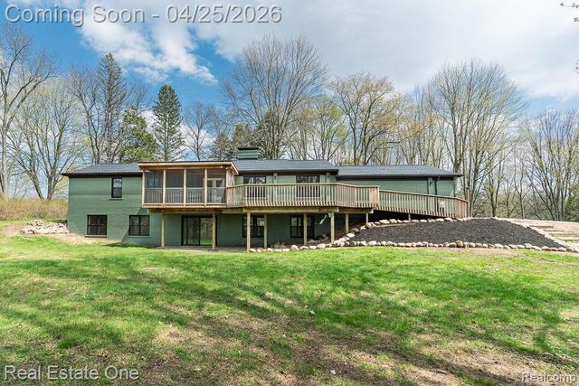 3210 Lake George Road, Oakland Charter Township, MI 48363