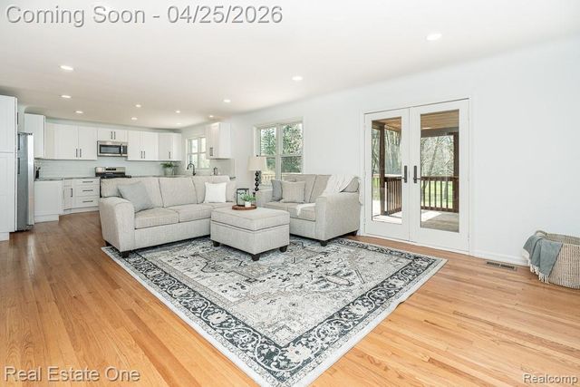 3210 Lake George Road, Oakland Charter Township, MI 48363