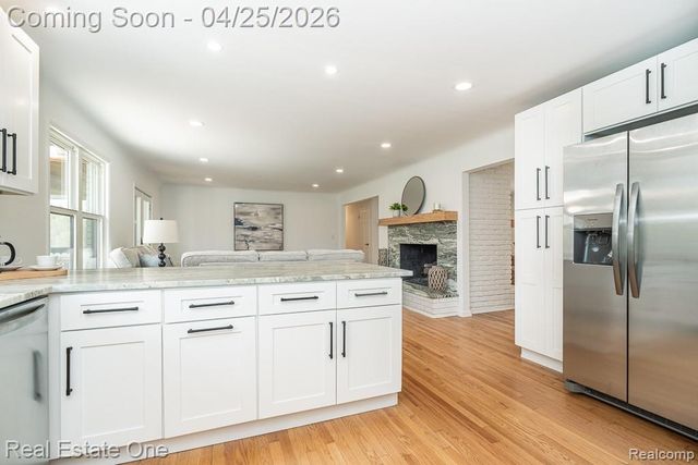 3210 Lake George Road, Oakland Charter Township, MI 48363