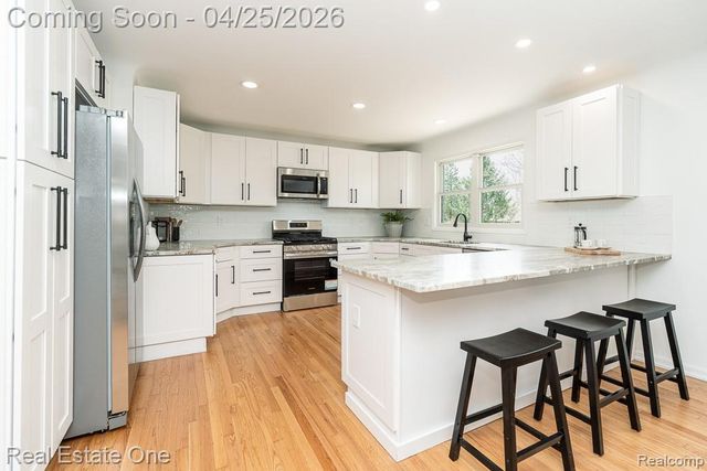 3210 Lake George Road, Oakland Charter Township, MI 48363