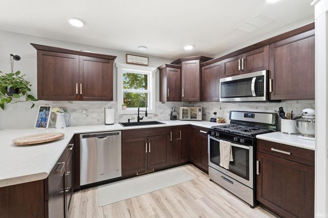 13015 Jade Cove, Fort Wayne, IN 46845
