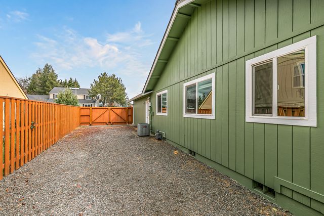 2854 Yvonne Road, Medford, OR 97504