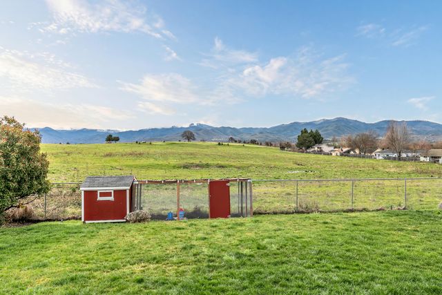 2854 Yvonne Road, Medford, OR 97504