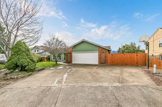 2854 Yvonne Road, Medford, OR 97504