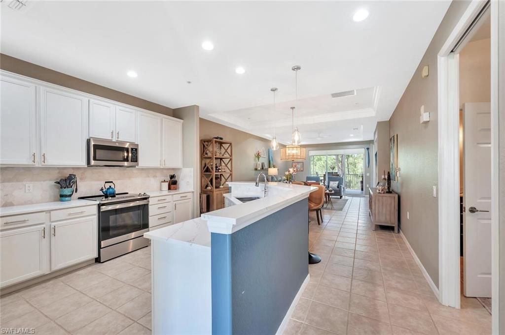 4833 Hampshire CT 302, NAPLES, FL 34112 — photo 2