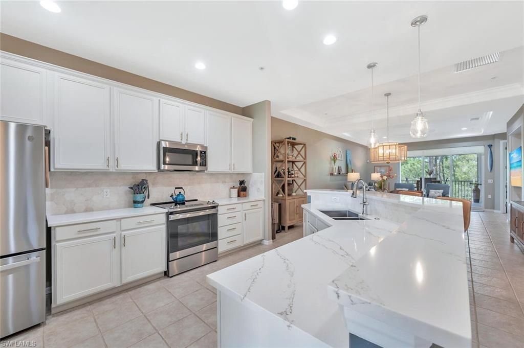 4833 Hampshire CT 302, NAPLES, FL 34112 — photo 3
