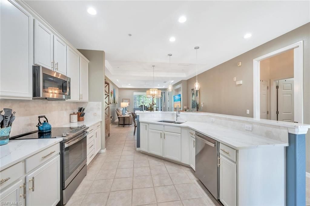 4833 Hampshire CT 302, NAPLES, FL 34112 — photo 4