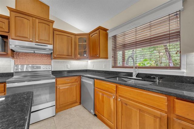 1640 STRATHCONA AVENUE, Deland, FL 32720