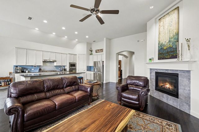 5821 Austin Waters, The Colony, TX 75056