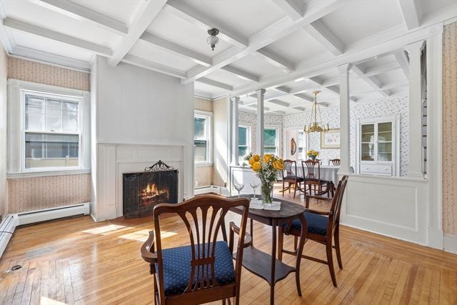 17 Munroe Street, Lynnfield, MA 01940