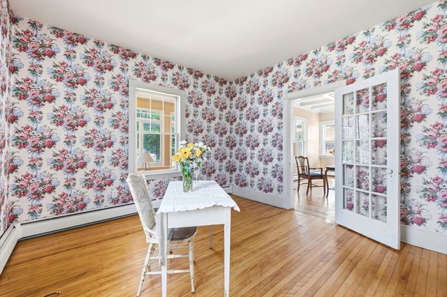 17 Munroe Street, Lynnfield, MA 01940