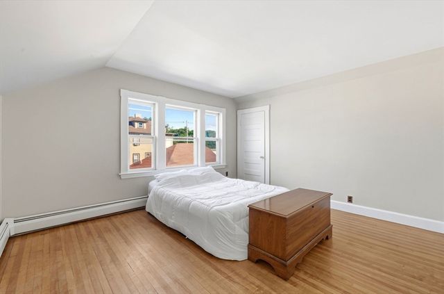 17 Munroe Street, Lynnfield, MA 01940