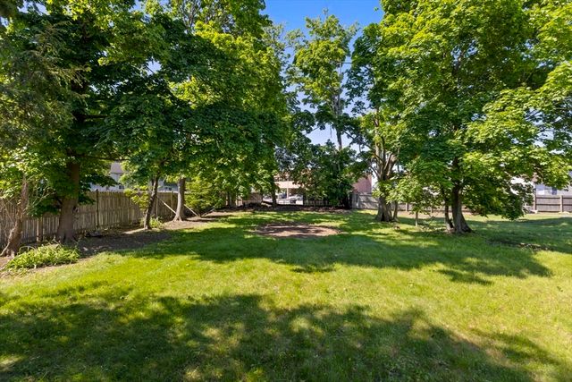 17 Munroe Street, Lynnfield, MA 01940