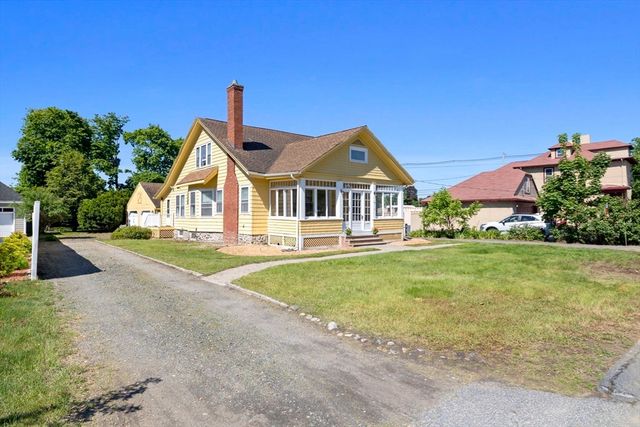 17 Munroe Street, Lynnfield, MA 01940