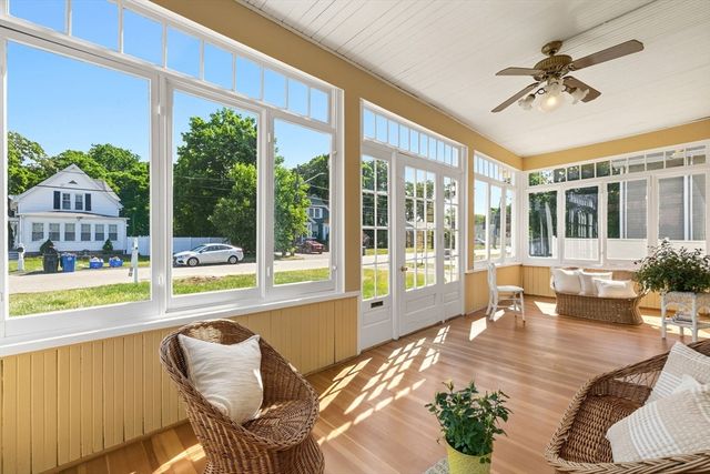 17 Munroe Street, Lynnfield, MA 01940