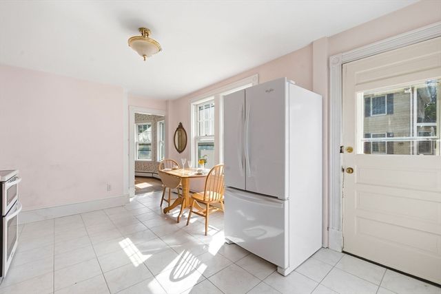 17 Munroe Street, Lynnfield, MA 01940