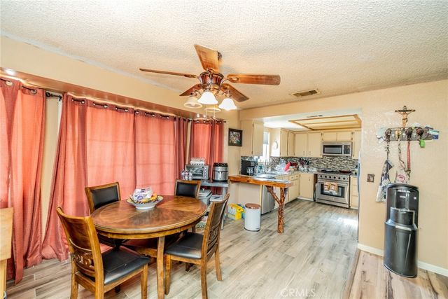 4637 Luna Road, Phelan, CA 92371