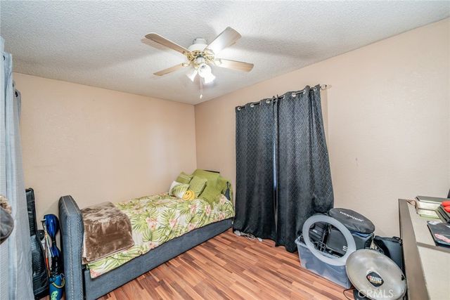 4637 Luna Road, Phelan, CA 92371