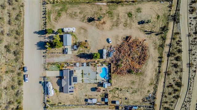 4637 Luna Road, Phelan, CA 92371