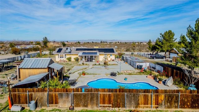4637 Luna Road, Phelan, CA 92371