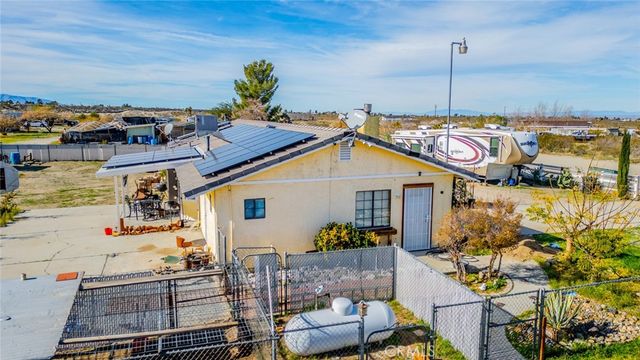 4637 Luna Road, Phelan, CA 92371