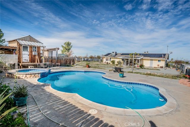 4637 Luna Road, Phelan, CA 92371