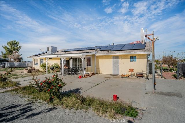 4637 Luna Road, Phelan, CA 92371