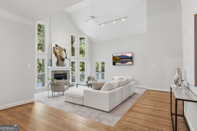 2040 Shallowford Park Manor, Roswell, GA 30075