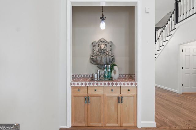 2040 Shallowford Park Manor, Roswell, GA 30075