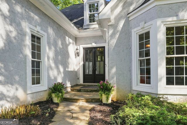 2040 Shallowford Park Manor, Roswell, GA 30075