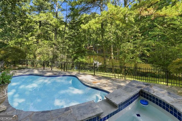 2040 Shallowford Park Manor, Roswell, GA 30075