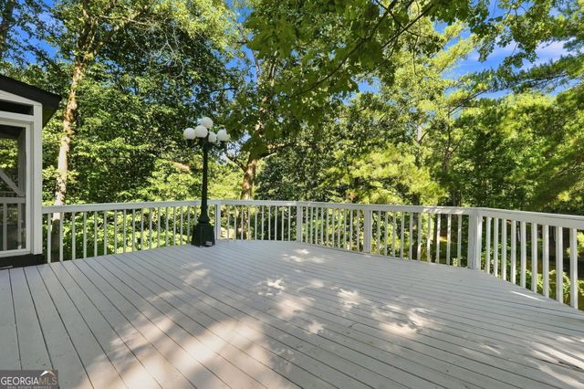 2040 Shallowford Park Manor, Roswell, GA 30075