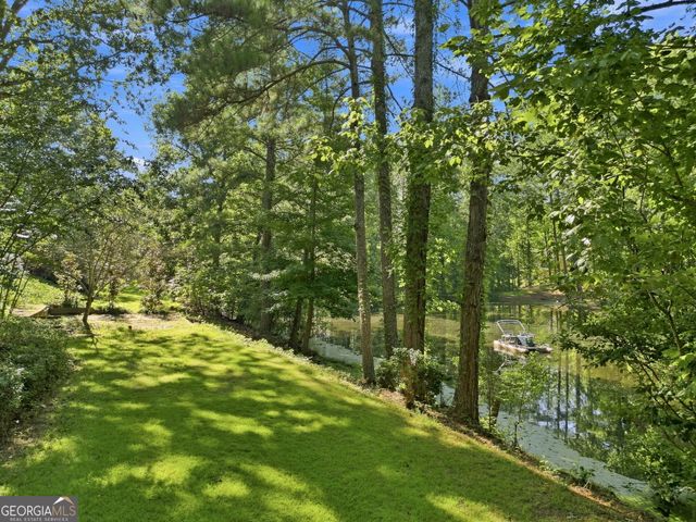2040 Shallowford Park Manor, Roswell, GA 30075
