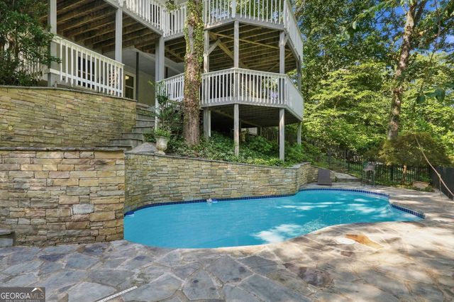 2040 Shallowford Park Manor, Roswell, GA 30075