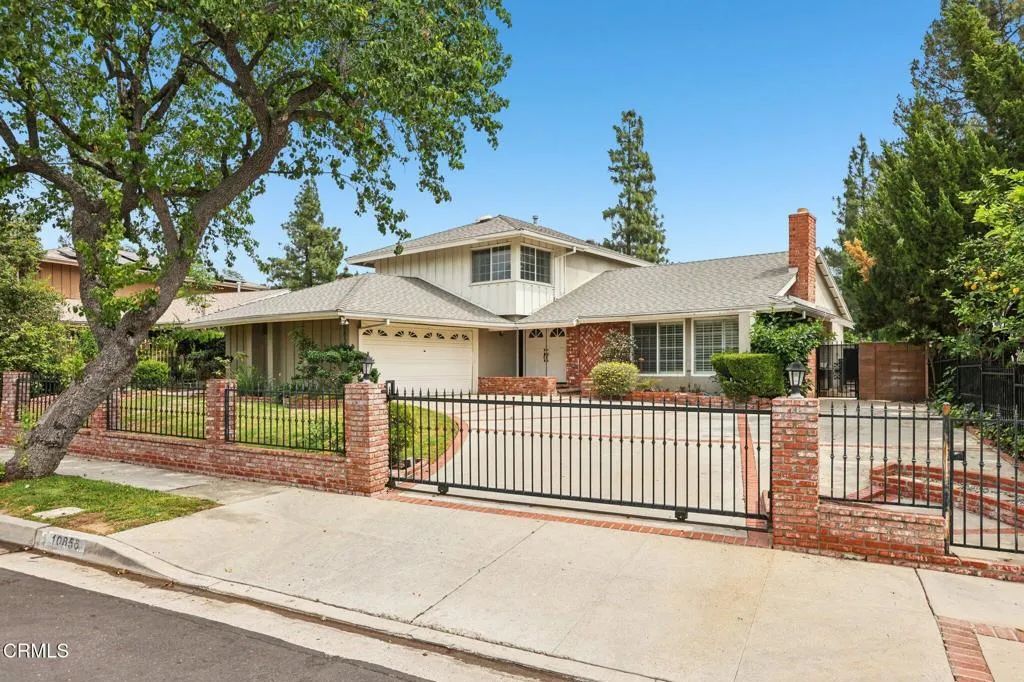 10856 Topeka Drive, Porter Ranch, CA 91326