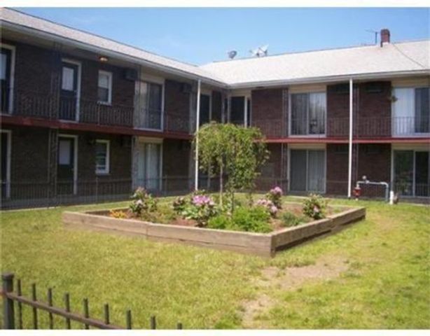 14 Collins St 6, Peabody, MA 01960