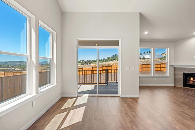 1152 Pumpkin 334, Eagle Point, OR 97524