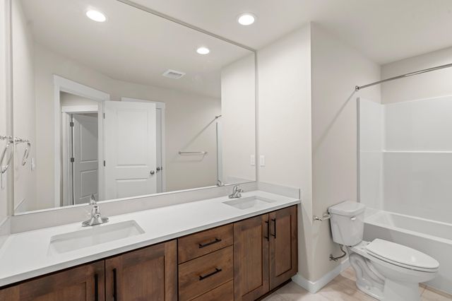 1152 Pumpkin 334, Eagle Point, OR 97524