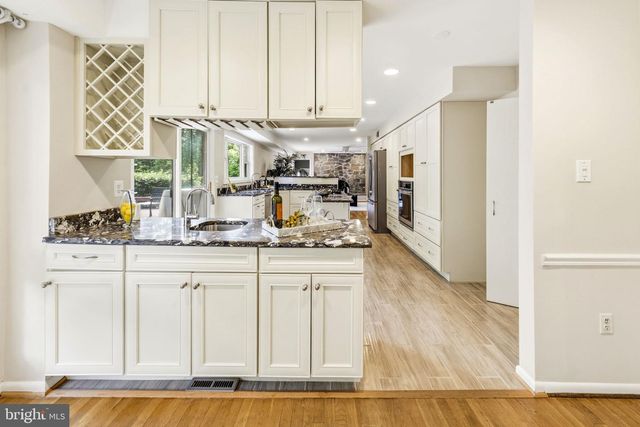 8566 BRICKYARD RD, Potomac, MD 20854