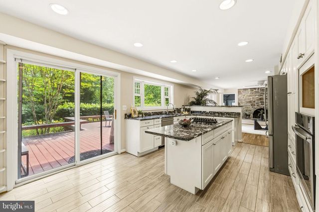 8566 BRICKYARD RD, Potomac, MD 20854