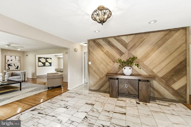 8566 BRICKYARD RD, Potomac, MD 20854